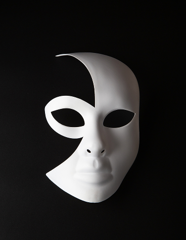 Театральный перформанс и музыкальные коробки для «Dzhanelli Jewellery»